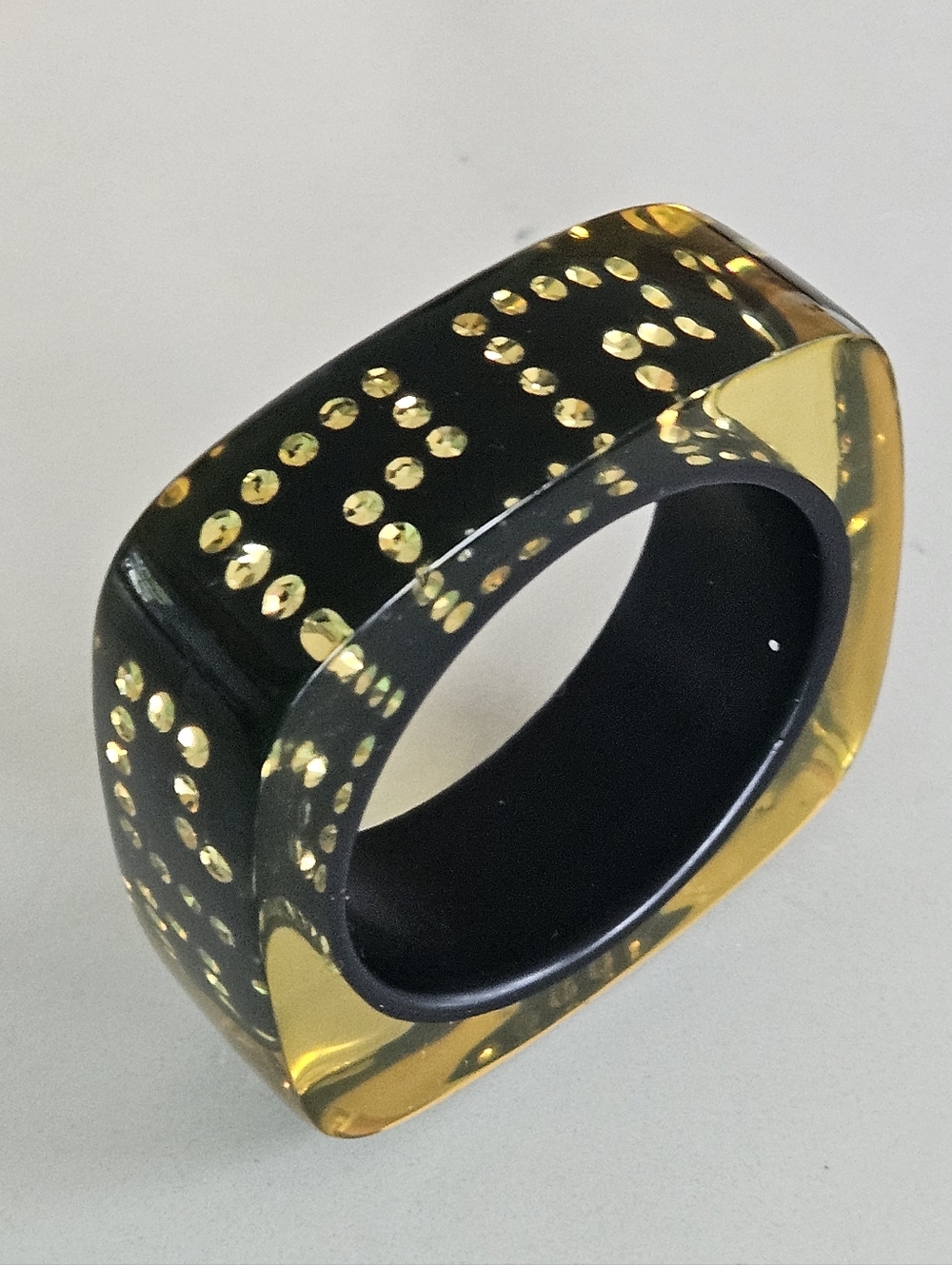 Rare Vintage Luxury Designer Black Yellow Greek Key Lucite Bangle Bracelet - Picture 1 of 14